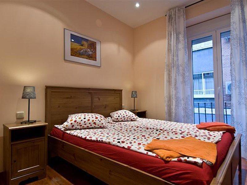 Prado Apartments มาดริด ภายนอก รูปภาพ