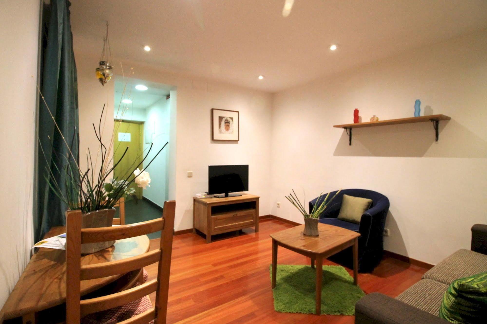 Prado Apartments มาดริด ภายนอก รูปภาพ