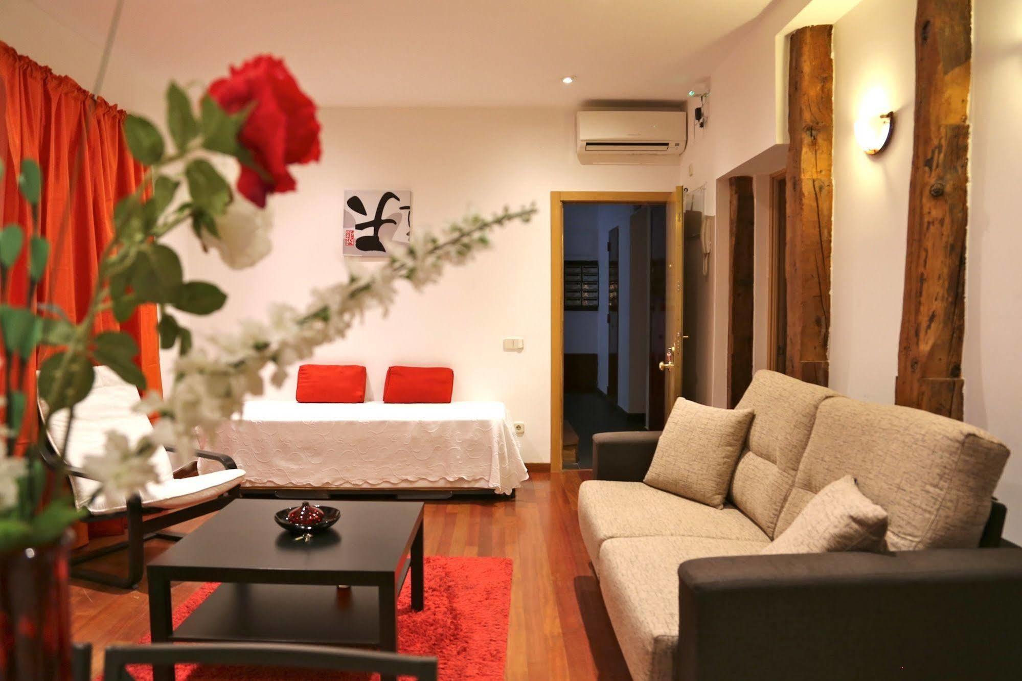 Prado Apartments มาดริด ภายนอก รูปภาพ