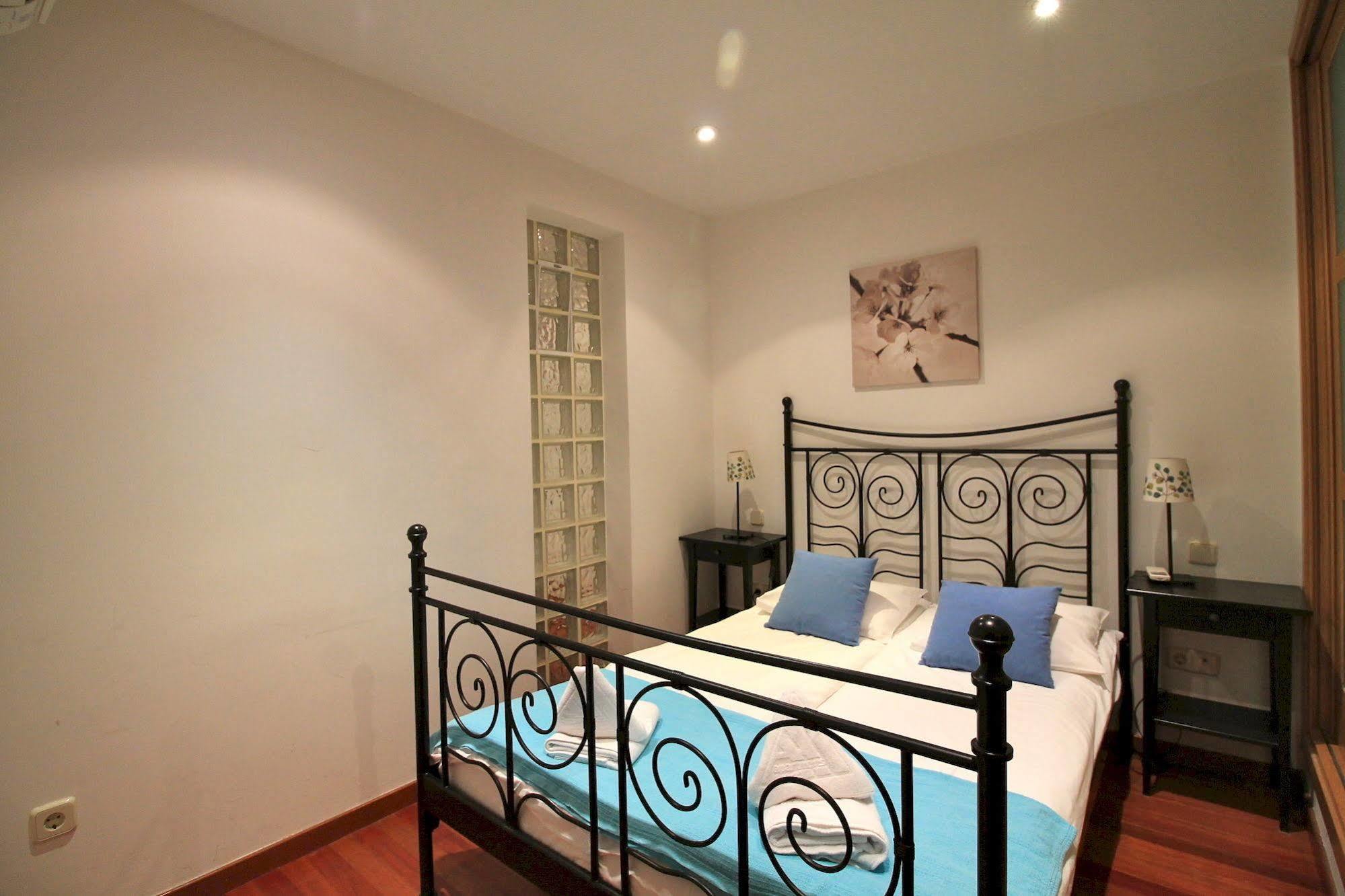 Prado Apartments มาดริด ภายนอก รูปภาพ
