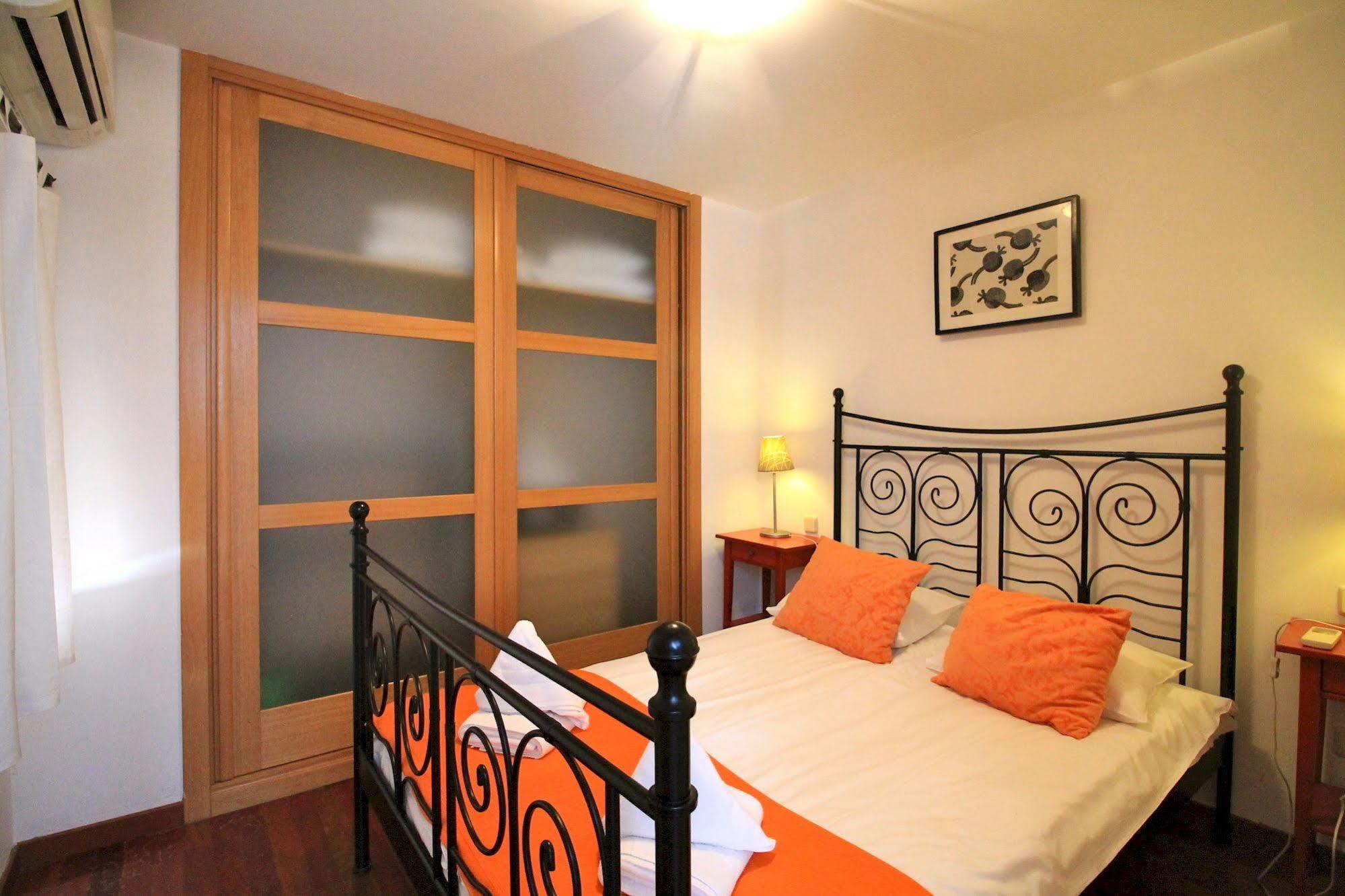 Prado Apartments มาดริด ภายนอก รูปภาพ