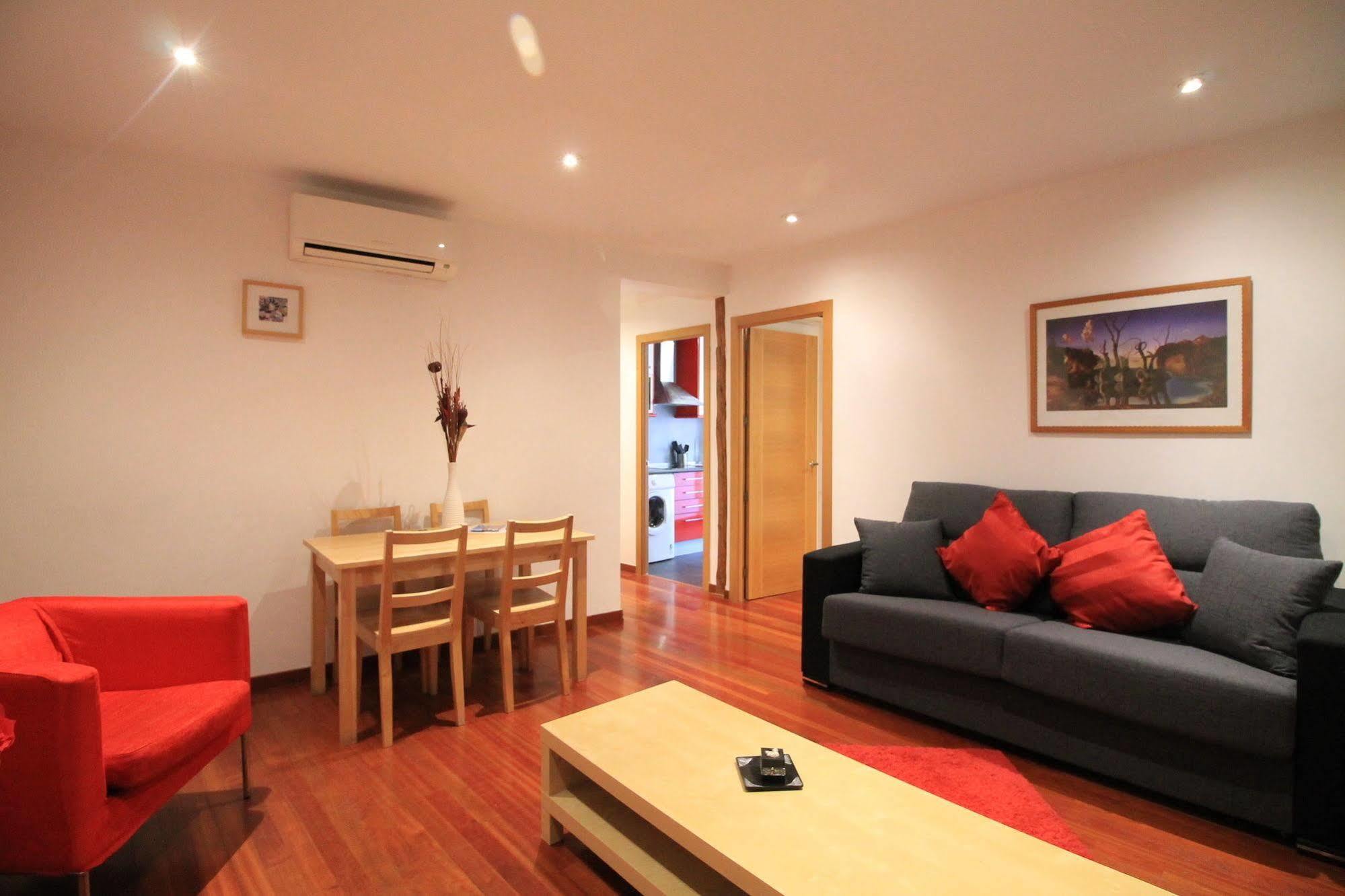 Prado Apartments มาดริด ภายนอก รูปภาพ