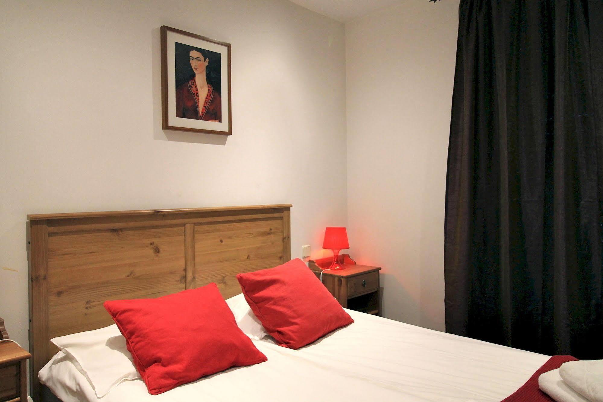 Prado Apartments มาดริด ภายนอก รูปภาพ