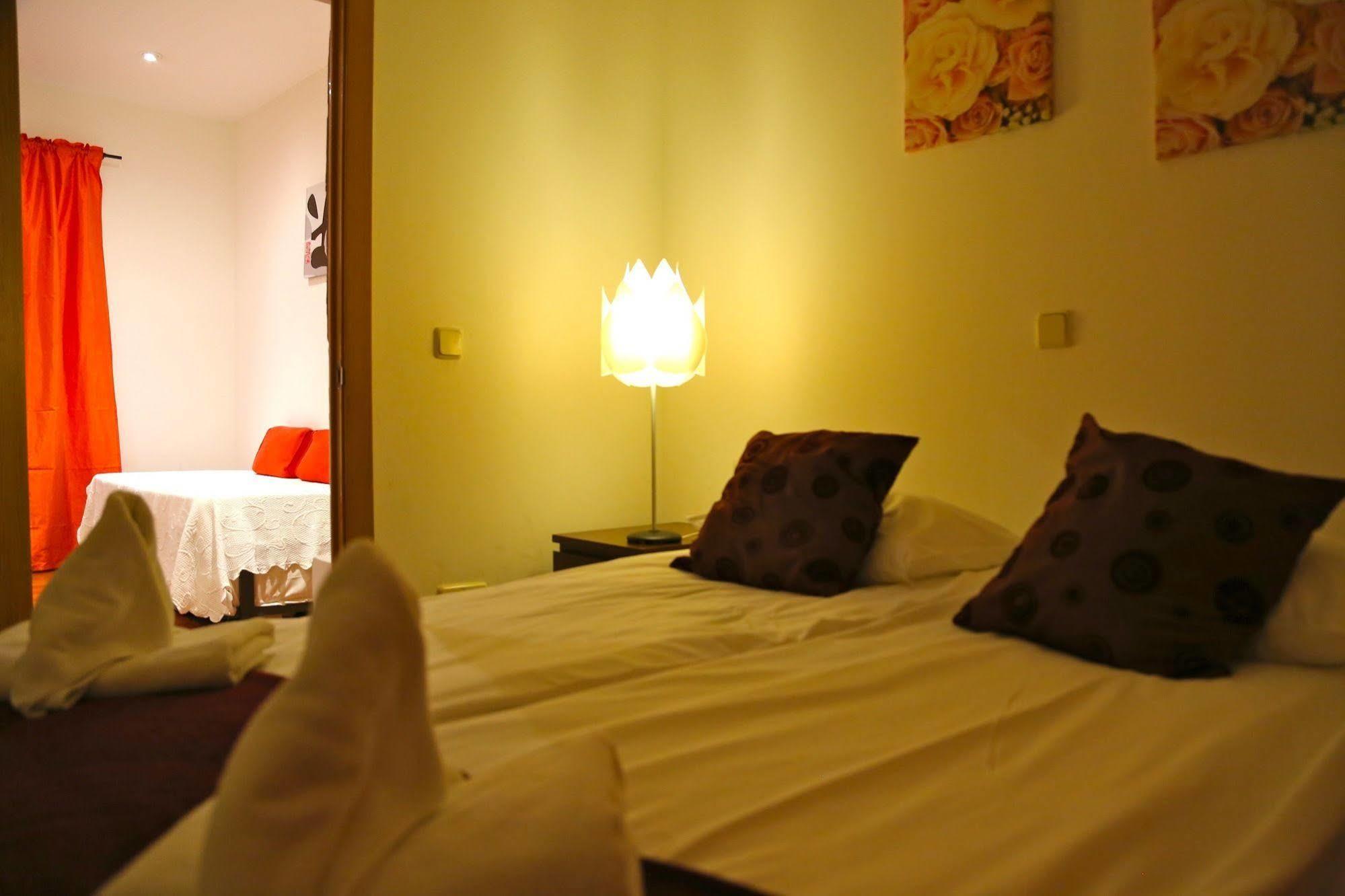 Prado Apartments มาดริด ภายนอก รูปภาพ
